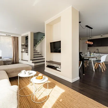 Redlowo Luxury By Bookinghost Apartamento