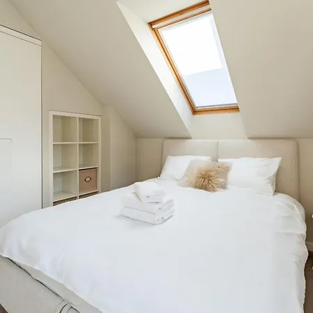 Redlowo Luxury By Bookinghost